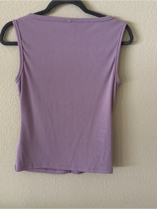 Abercrombie & Fitch Lilac Ribbed Button-Back Tank size Small - Picture 2 of 3